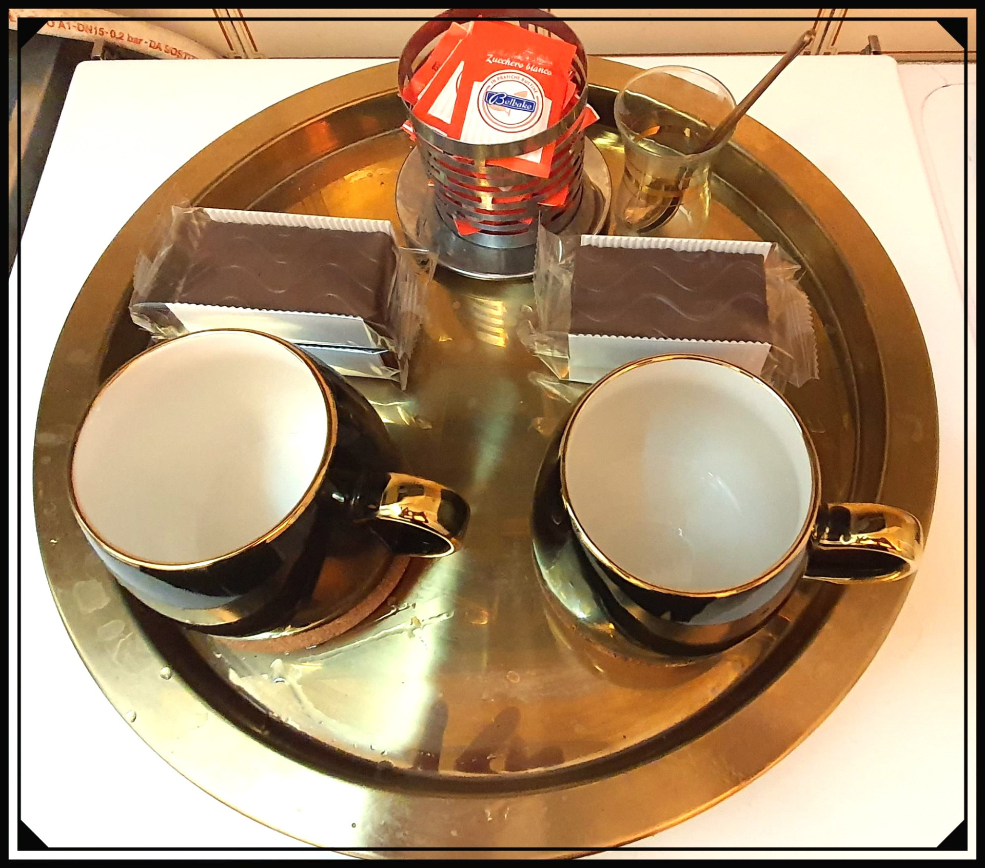 Colazione servita in camera.